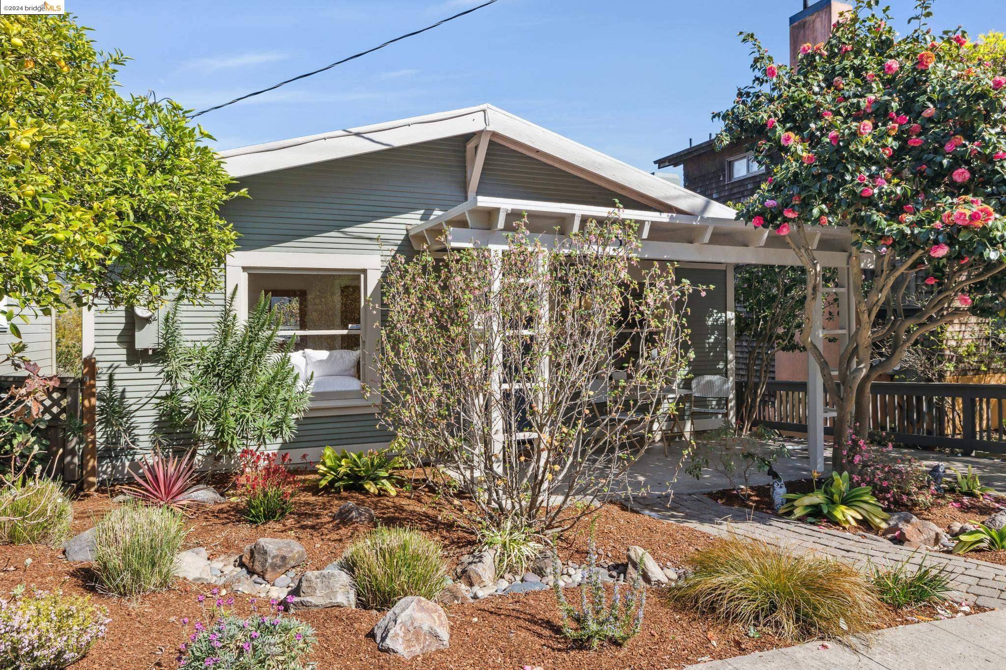Albany, CA 94706,715 Jackson St