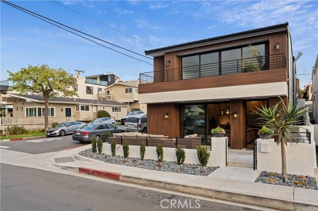 Corona Del Mar, CA 92625,520 Iris AVE