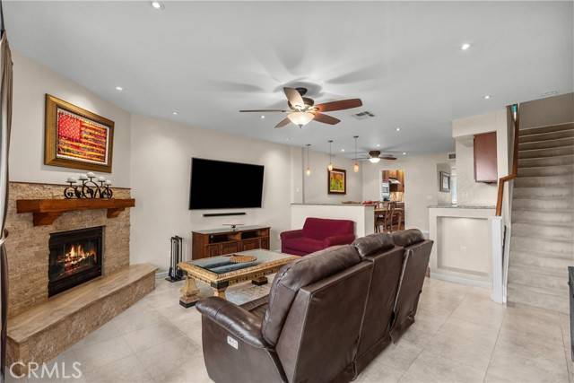 Chatsworth, CA 91311,10229 Variel AVE 11