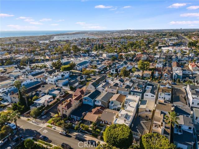 Corona Del Mar, CA 92625,705 Iris AVE