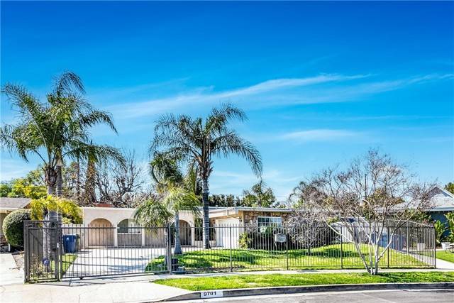 Chatsworth, CA 91311,9701 Fullbright AVE