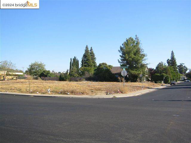 Sacramento, CA 95823,7200 Meadowgate Dr