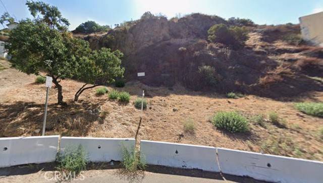 Los Angeles, CA 90068,2354 Holly DR