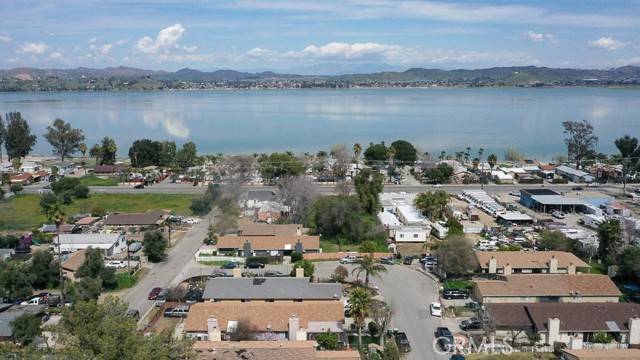 Lake Elsinore, CA 92530,33081 Esther ST