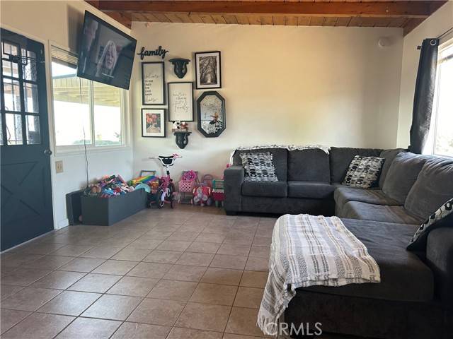 Pinon Hills, CA 92372,1048 Daisy LN