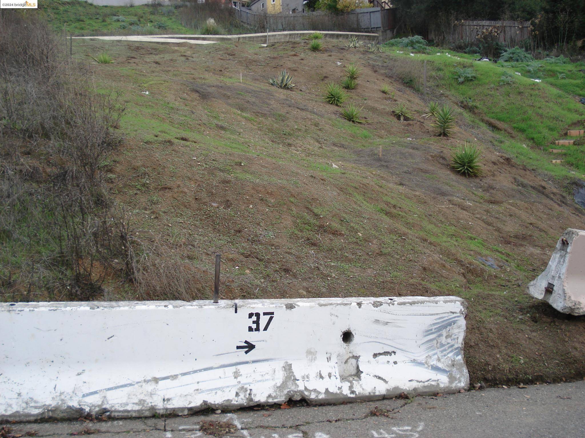 Oakland, CA 94605,6318 Buena Ventura AVE