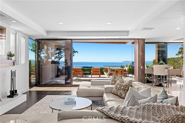 Corona Del Mar, CA 92625,3308 Ocean BLD