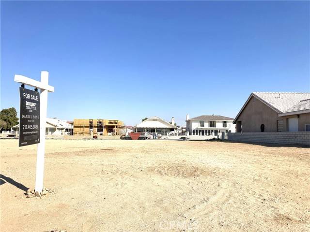 Helendale, CA 92342,26338 Driftwood LN