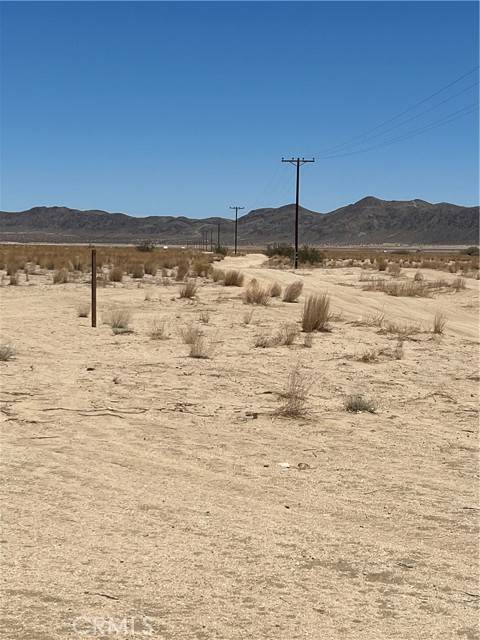 Joshua Tree, CA 92252,5250 Cascade RD