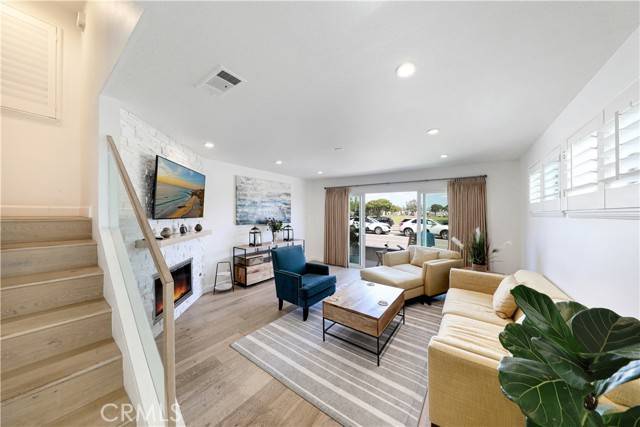 Newport Beach, CA 92663,1713 W Balboa BLD A