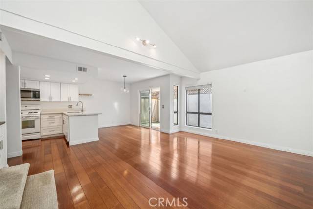 Newport Beach, CA 92660,1526 August LN 4