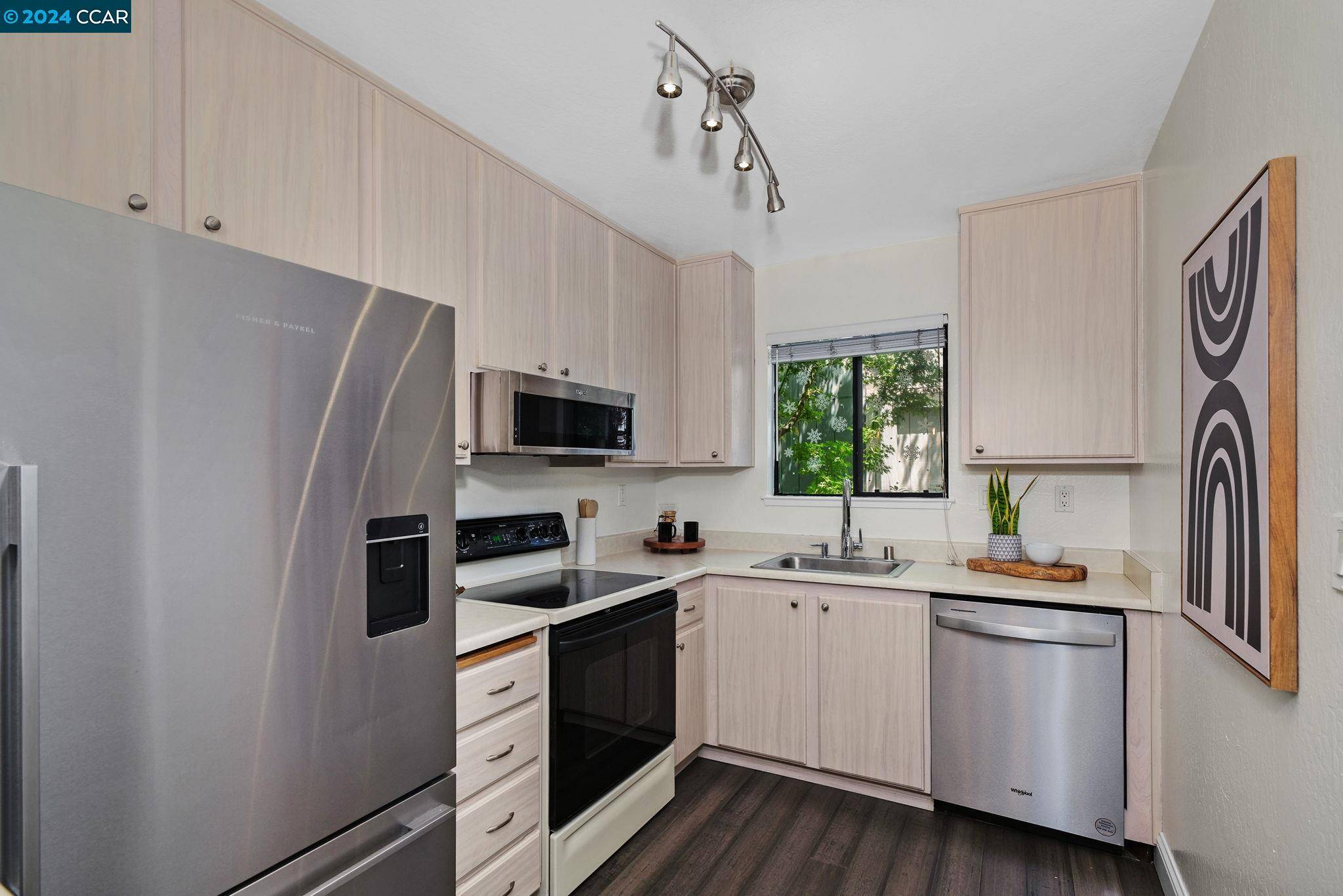 Martinez, CA 94553,1034 Maywood Ln 7