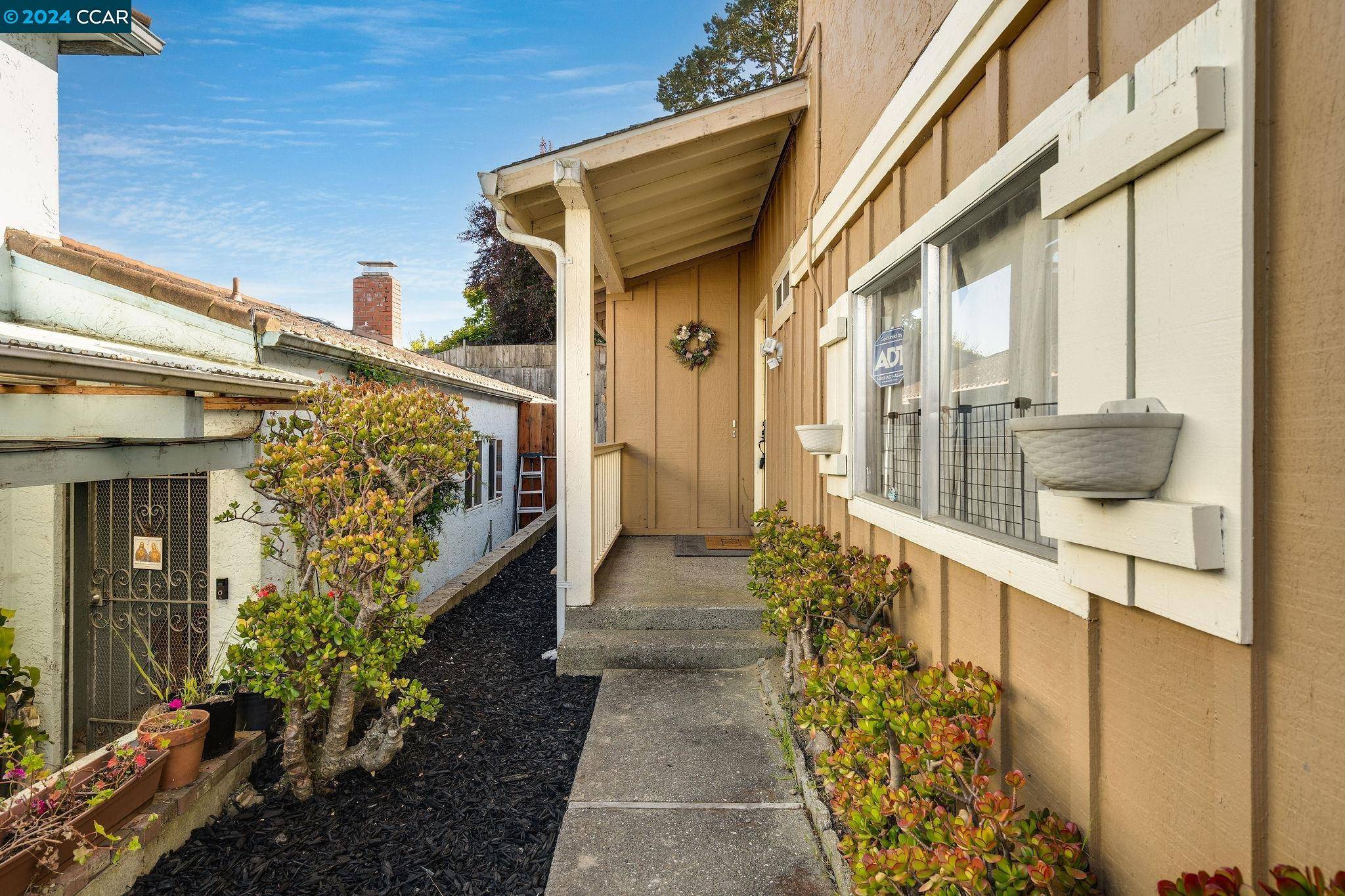 Daly City, CA 94015,884 Gellert Blvd