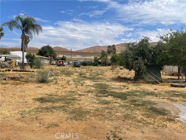 Jurupa Valley, CA 92509,3865 Fox Tail Ln LN