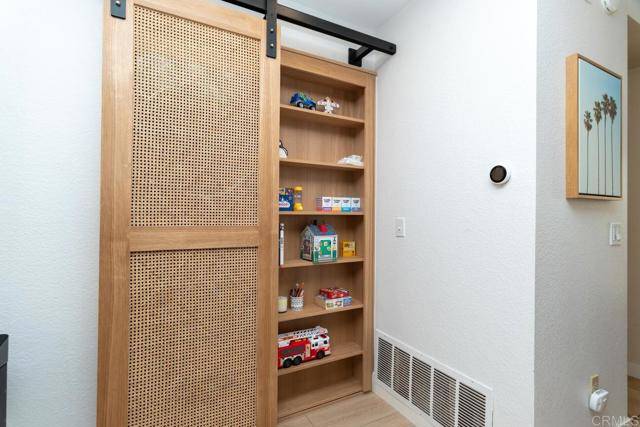 La Jolla, CA 92037,7585 Eads AVE C