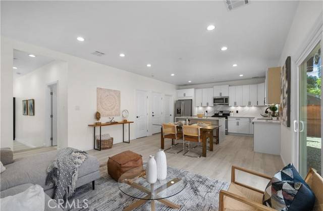 Chatsworth, CA 91311,133 La Gross WAY