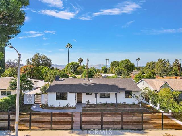 West Hills, CA 91307,22459 Vanowen ST