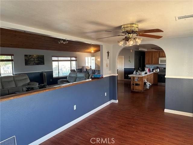 Apple Valley, CA 92307,12341 Milpas DR