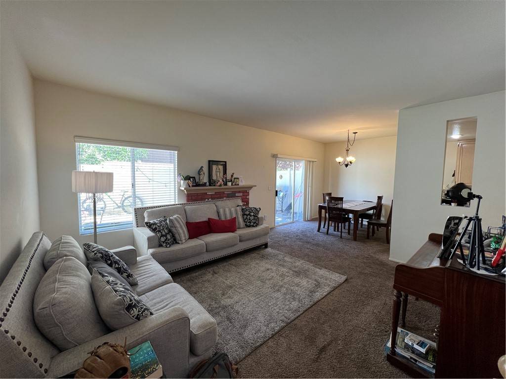 Saugus, CA 91350,28119 Bobwhite CIR 107