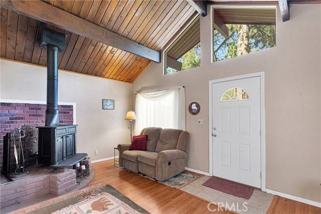 Sugarloaf, CA 92386,409 Wabash LN