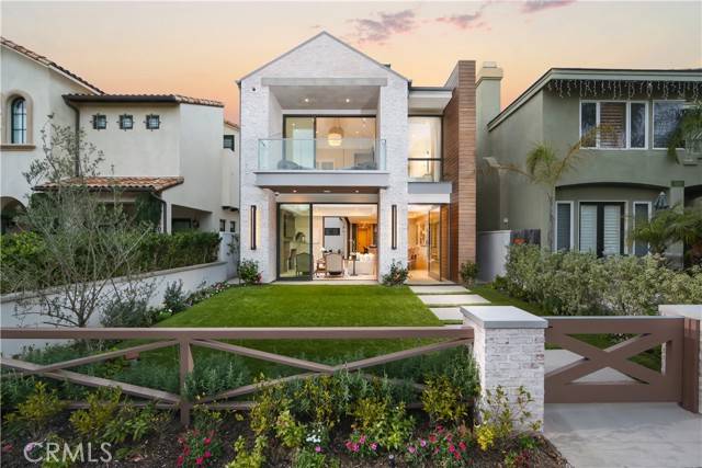 Corona Del Mar, CA 92625,507 Orchid AVE