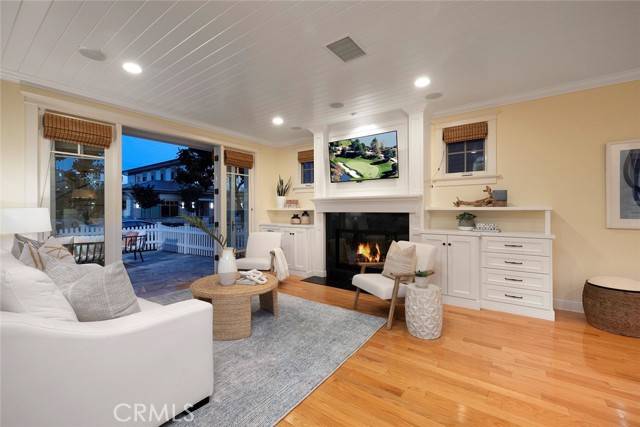 Corona Del Mar, CA 92625,419 Marigold AVE