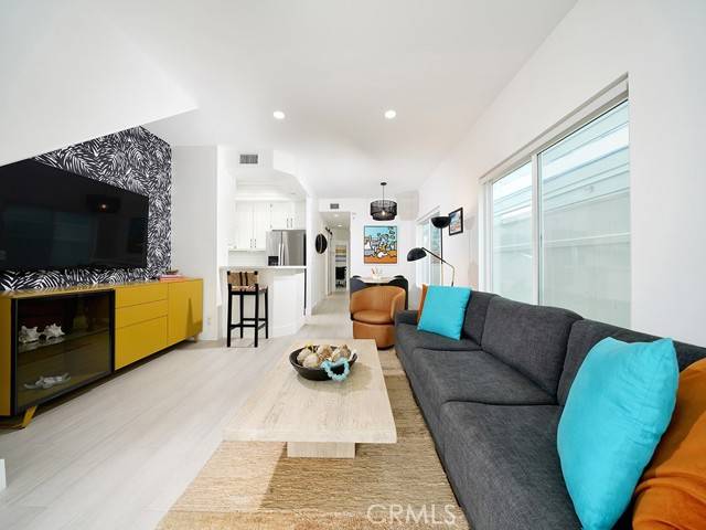 Newport Beach, CA 92663,126 33rd ST