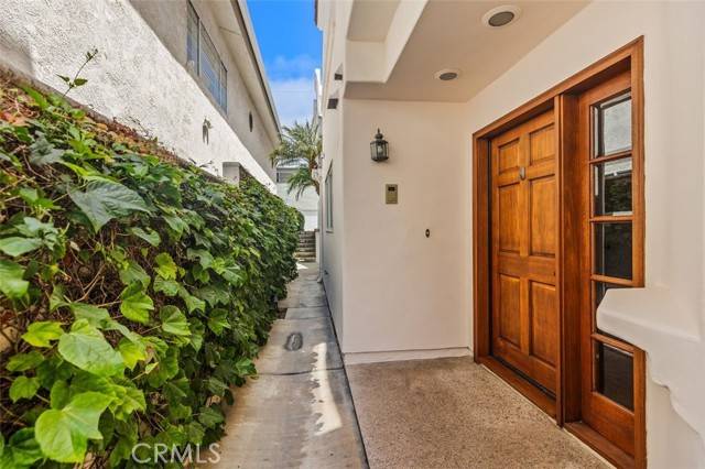 Corona Del Mar, CA 92625,318 Jasmine AVE B