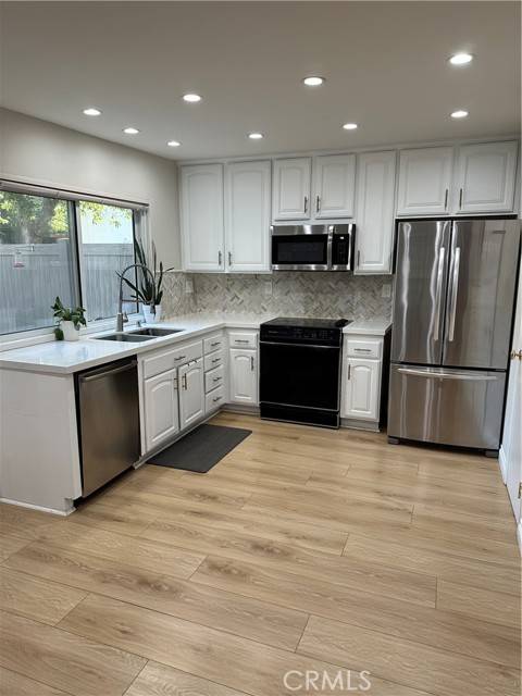 Chatsworth, CA 91311,22230 James Alan CIR 7