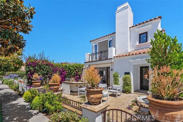 Corona Del Mar, CA 92625,414 Narcissus AVE