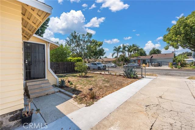 Ontario, CA 91761,322 E Sunkist ST