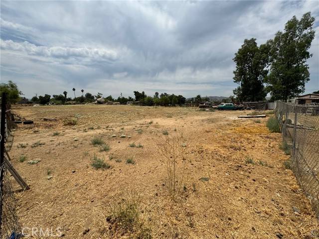 Perris, CA 92570,0 Gertrude