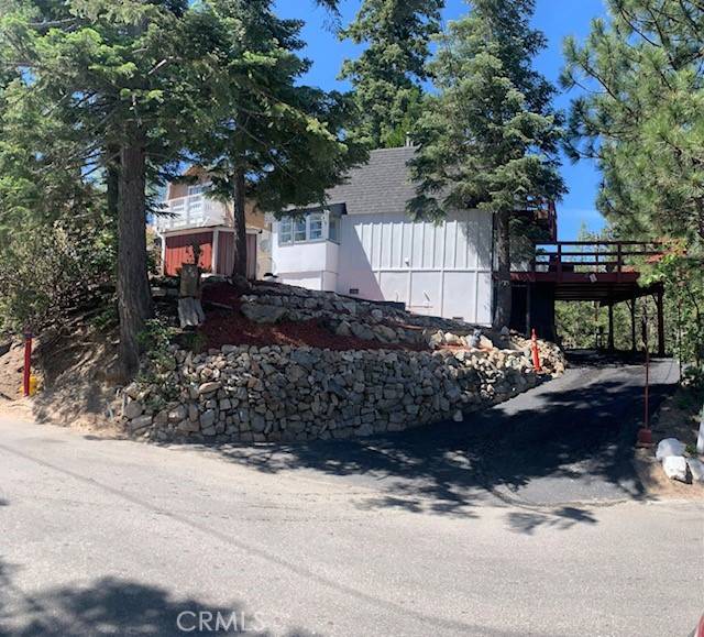 Twin Peaks, CA 92391,26325 Lake Forest DR