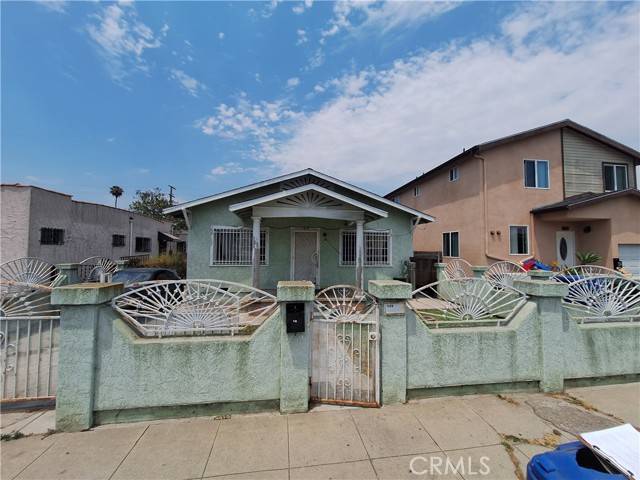 Los Angeles, CA 90003,157 W 71 ST