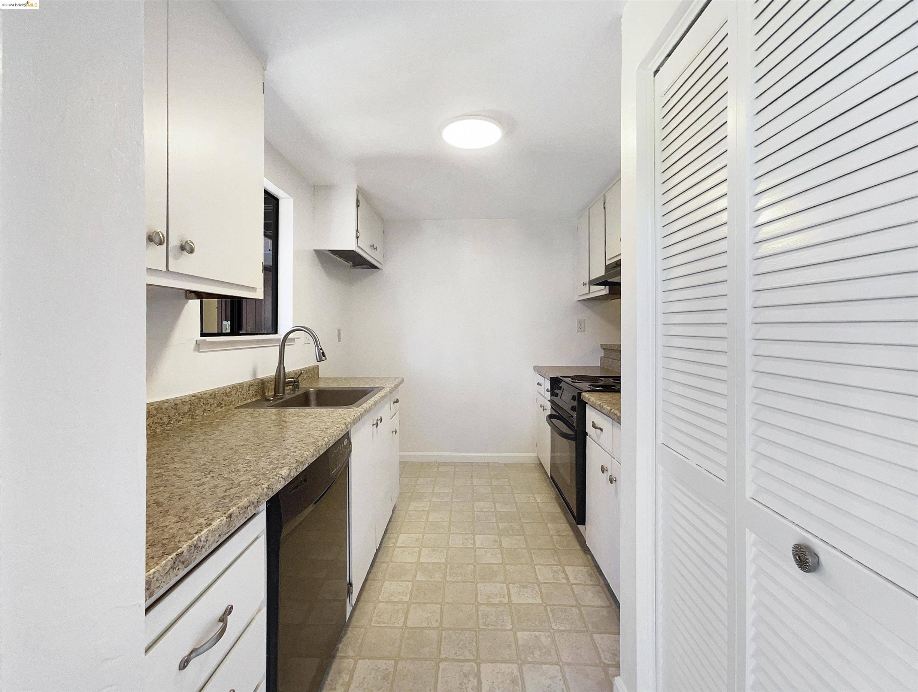 Pleasant Hill, CA 94523,816 Camelback