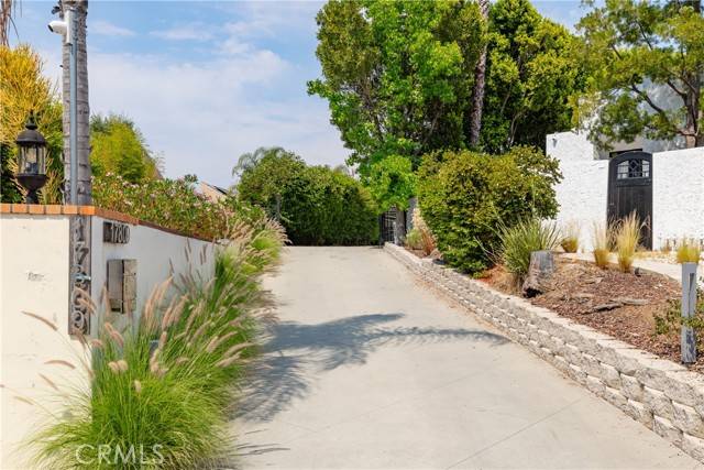 Encino, CA 91316,17809 Twilight LN