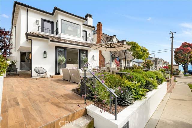 Corona Del Mar, CA 92625,302 Narcissus AVE