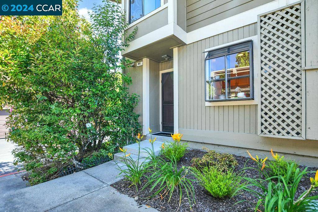 Martinez, CA 94553,301 Eastgate LN