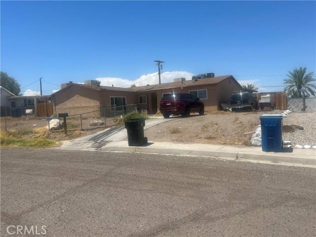 Needles, CA 92363,2012 Peru ST