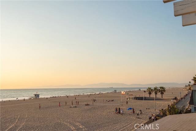 Hermosa Beach, CA 90254,2014 The Strand