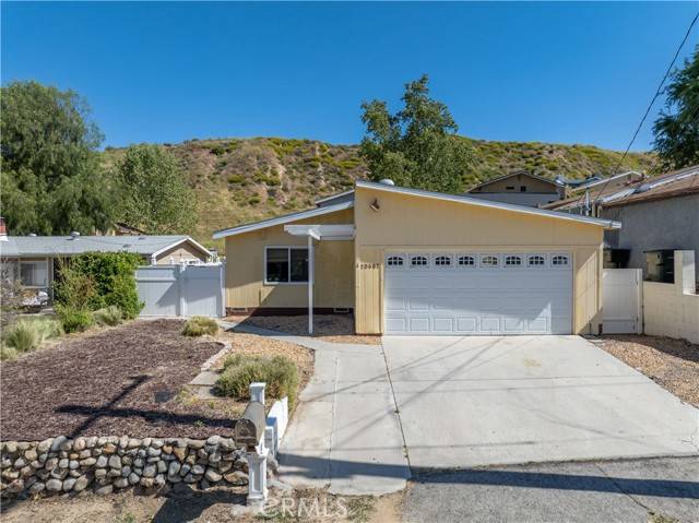 Castaic, CA 91384,29667 Cromwell AVE