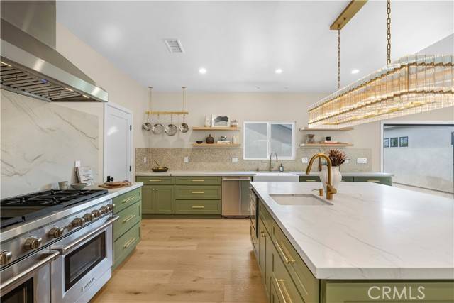 Costa Mesa, CA 92627,354 La Perle LN