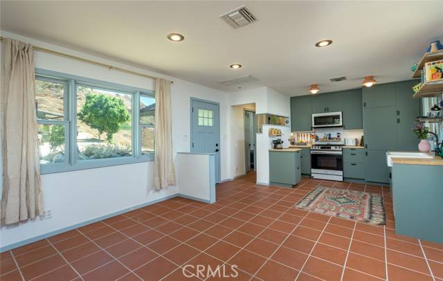 Sylmar, CA 91342,11022 Summit TRL