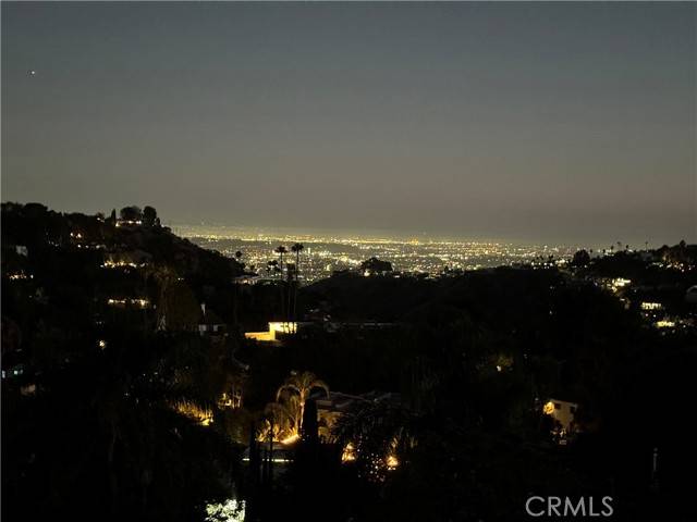 Los Angeles, CA 90046,7420 Mulholland DR