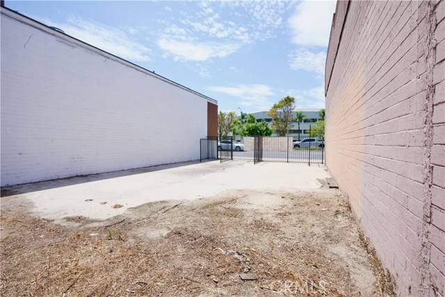 Buena Park, CA 90621,6296 Beach BLD