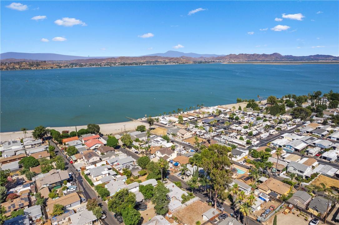 Lake Elsinore, CA 92530,32933 Cedar DR