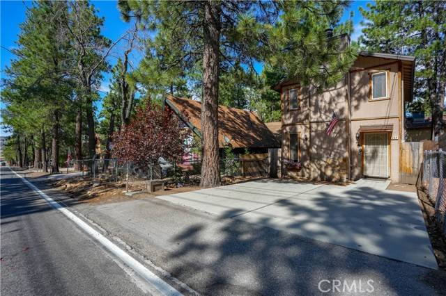 Sugarloaf, CA 92386,259 Maple LN