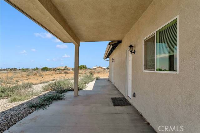 Phelan, CA 92371,5704 White Fox TRL