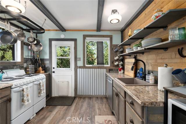 Big Bear City, CA 92314,132 Winding LN