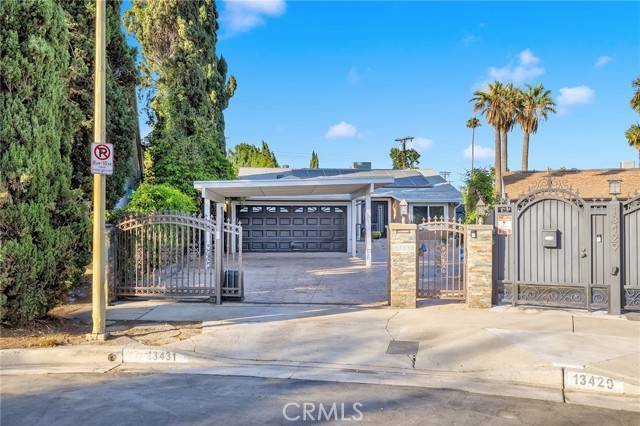 Panorama City, CA 91402,13431 Ebell ST